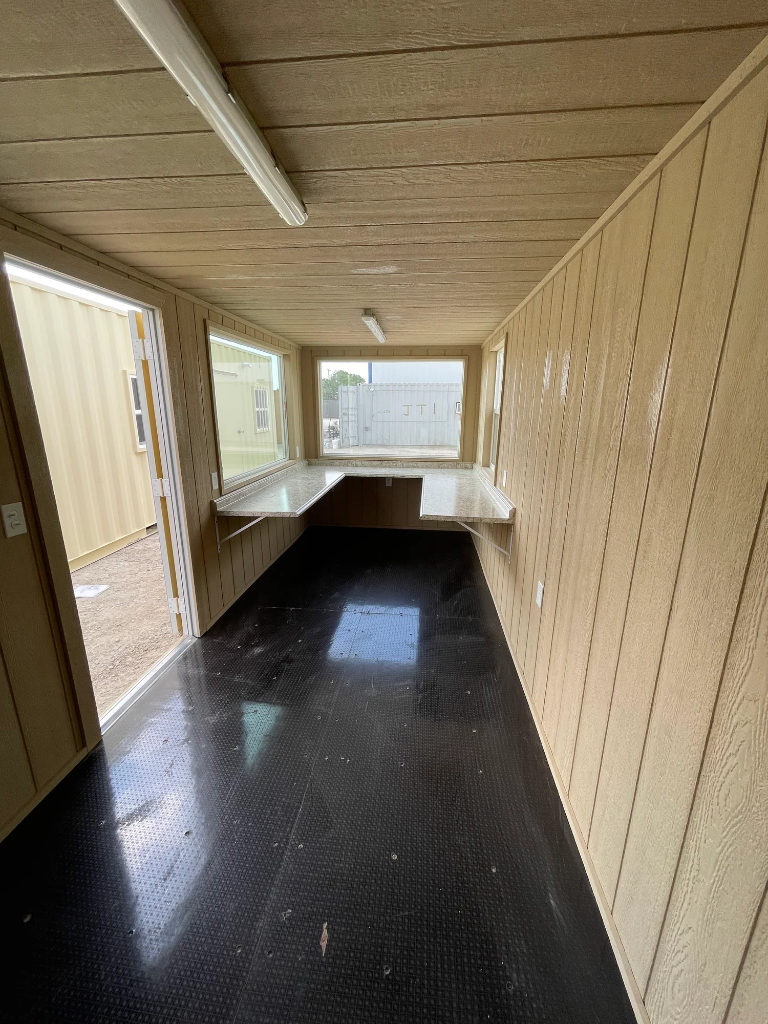 20’ft Mobile Scale home/Office - Image 2